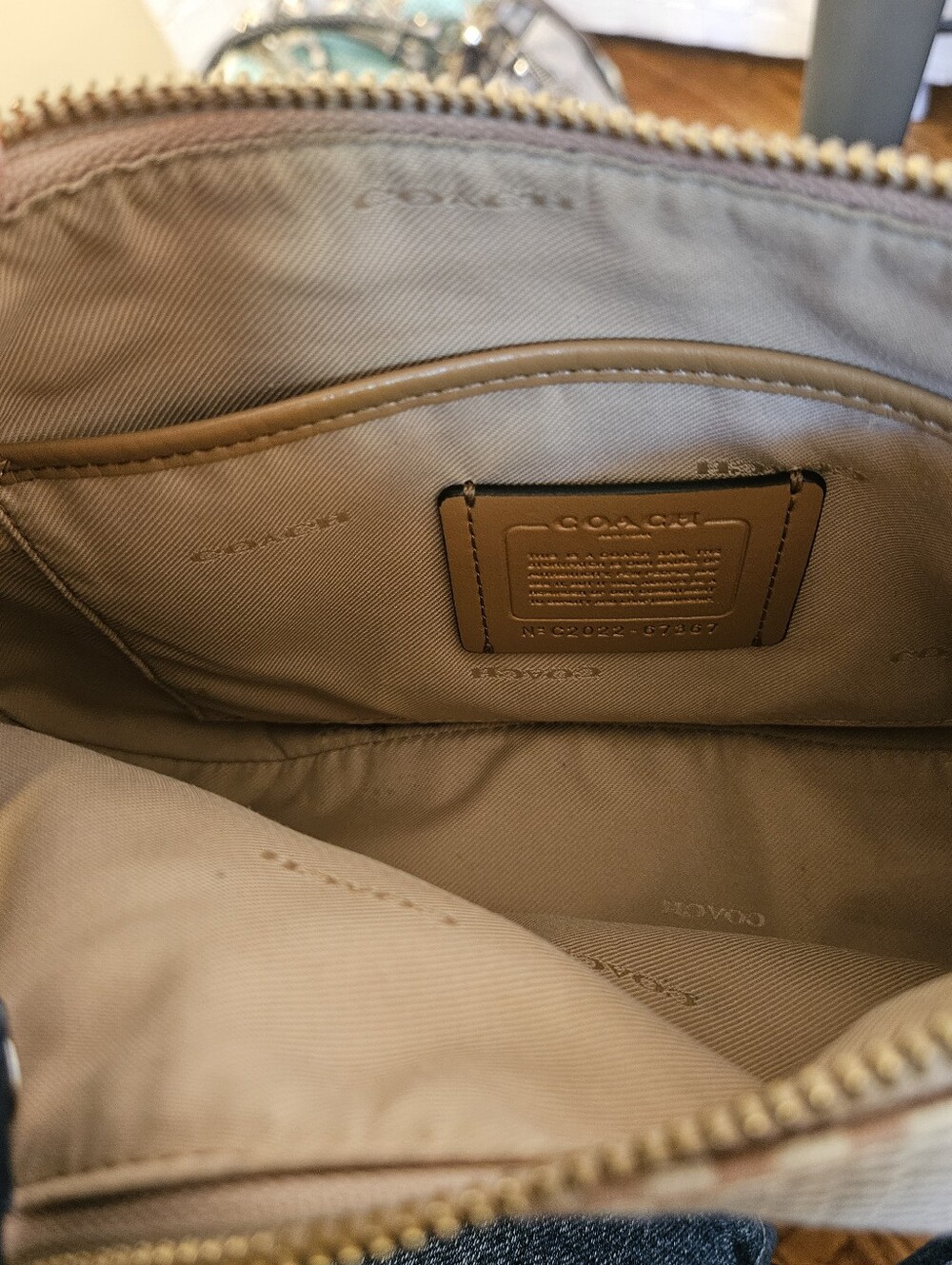 Coach Sutton Hand Bag in Beechwood Legacy Jacquard Print 67367 - Picture 8 of 9